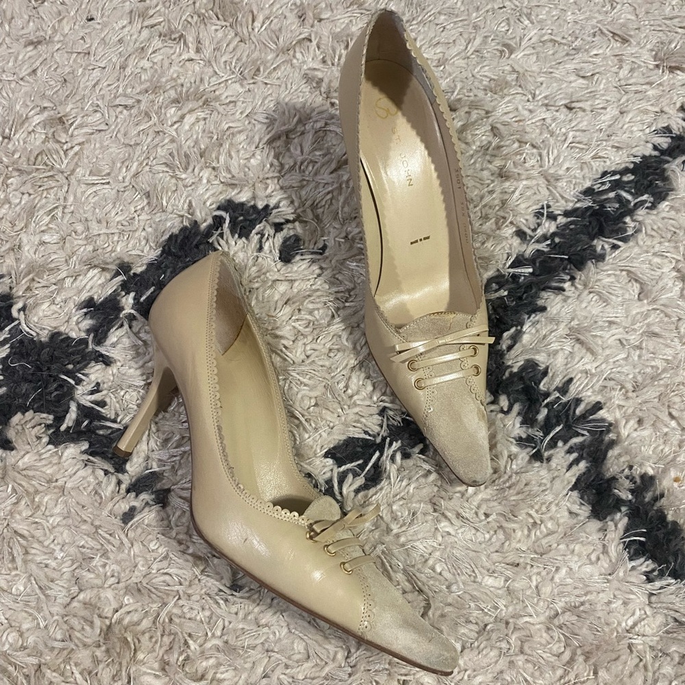 ST John Scarpa Monica Classic Beige Neutral Lace Up Bow Pointed Toe Pump Heels